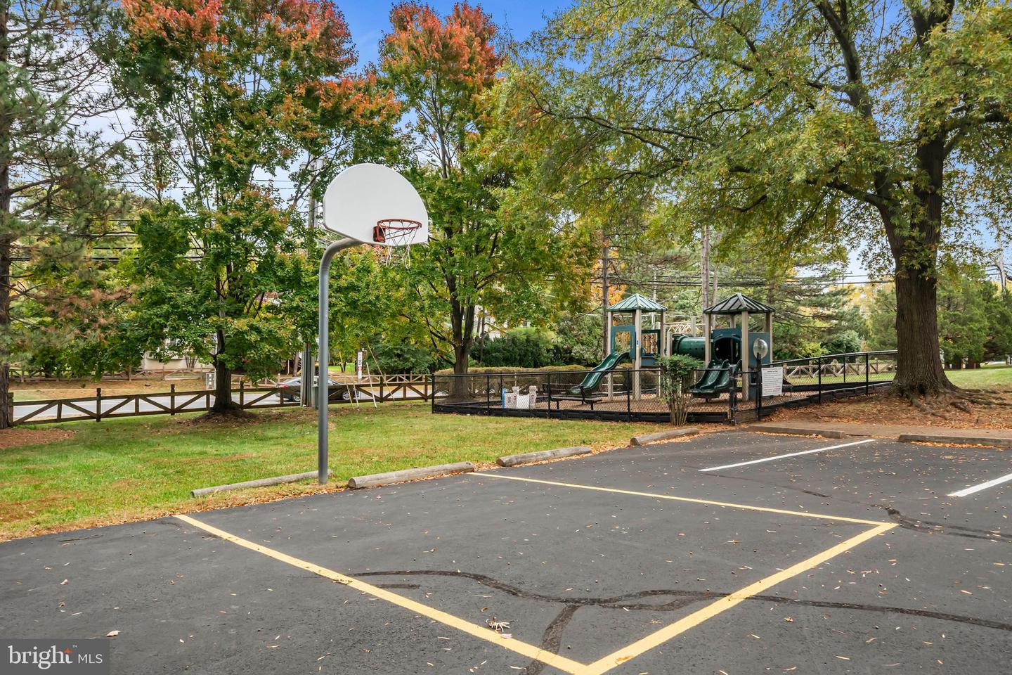 13127 FROG HOLLOW CT, HERNDON, Virginia 20171, 4 Bedrooms Bedrooms, ,3 BathroomsBathrooms,Residential,For sale,13127 FROG HOLLOW CT,VAFX2276222 MLS # VAFX2276222