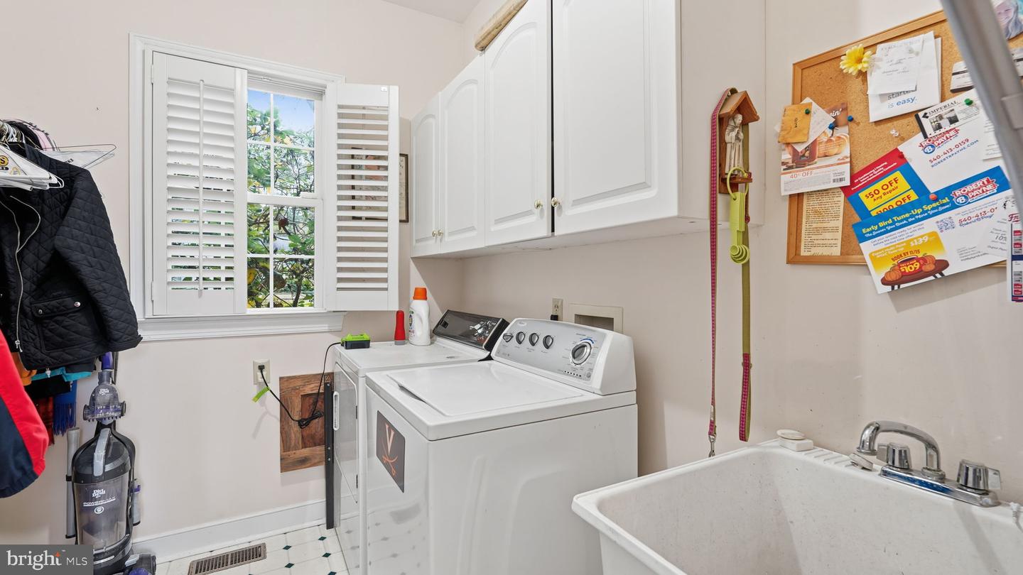 200 KENT AVE, FREDERICKSBURG, Virginia 22405, 4 Bedrooms Bedrooms, ,2 BathroomsBathrooms,Residential,For sale,200 KENT AVE,VAST2043740 MLS # VAST2043740