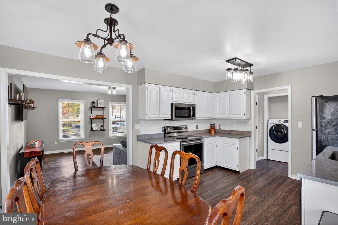 11402 WARNER DR, FREDERICKSBURG, Virginia 22407, 4 Bedrooms Bedrooms, 6 Rooms Rooms,2 BathroomsBathrooms,Residential,For sale,11402 WARNER DR,VASP2037180 MLS # VASP2037180 11402 WARNER DR, FREDERICKSBURG, Virginia 22407, 4 Bedrooms Bedrooms, 6 Rooms Rooms,2 BathroomsBathrooms,Residential,For sale,11402 WARNER DR,VASP2037180 MLS # VASP2037180