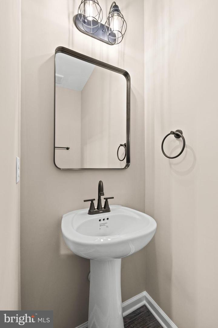 10902 THIEL CT, SPOTSYLVANIA, Virginia 22551, 4 Bedrooms Bedrooms, ,2 BathroomsBathrooms,Residential,For sale,10902 THIEL CT,VASP2037188 MLS # VASP2037188