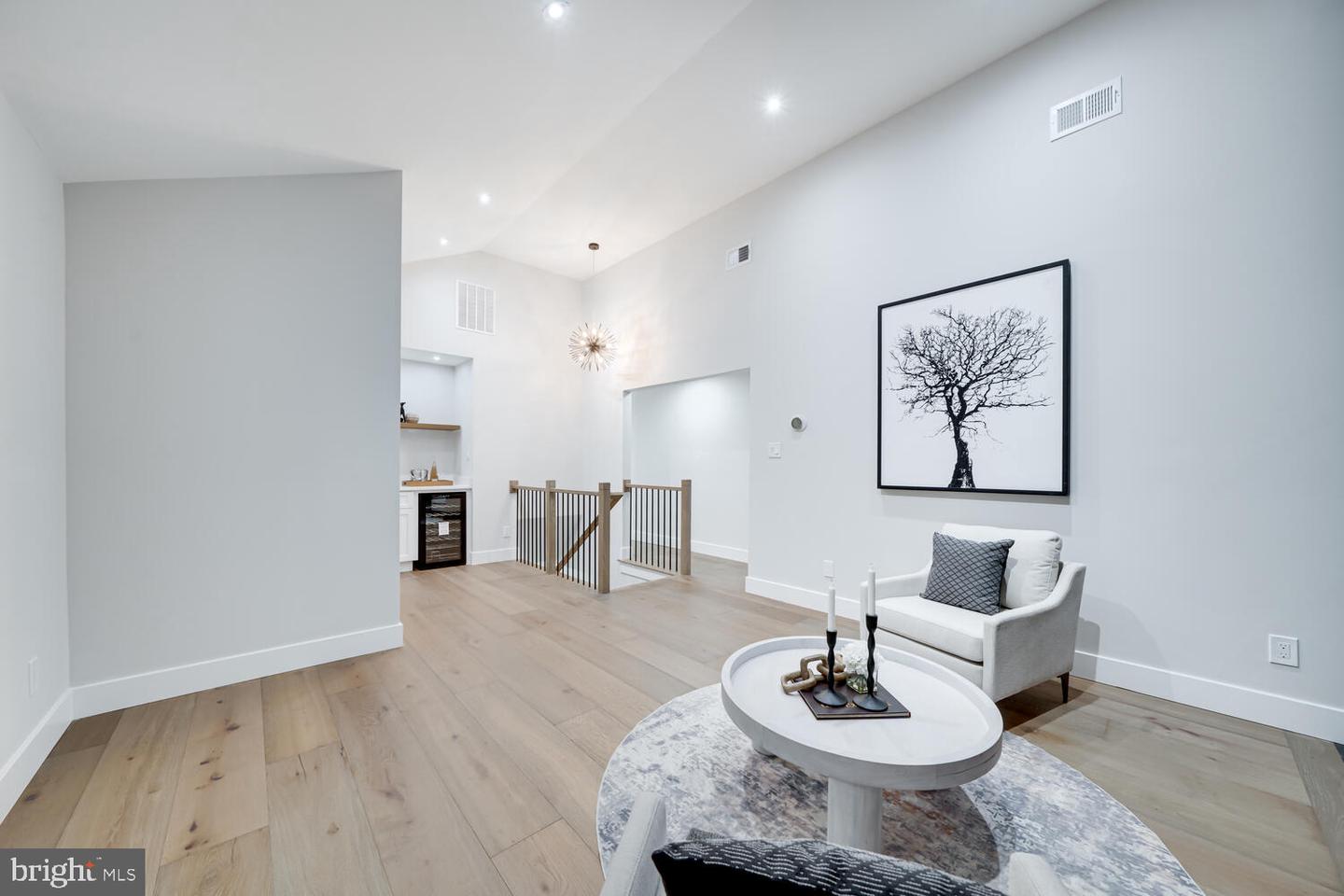 1801 GREAT FALLS ST, MCLEAN, Virginia 22101, 5 Bedrooms Bedrooms, ,4 BathroomsBathrooms,Residential,For sale,1801 GREAT FALLS ST,VAFX2276008 MLS # VAFX2276008 1801 GREAT FALLS ST, MCLEAN, Virginia 22101, 5 Bedrooms Bedrooms, ,4 BathroomsBathrooms,Residential,For sale,1801 GREAT FALLS ST,VAFX2276008 MLS # VAFX2276008