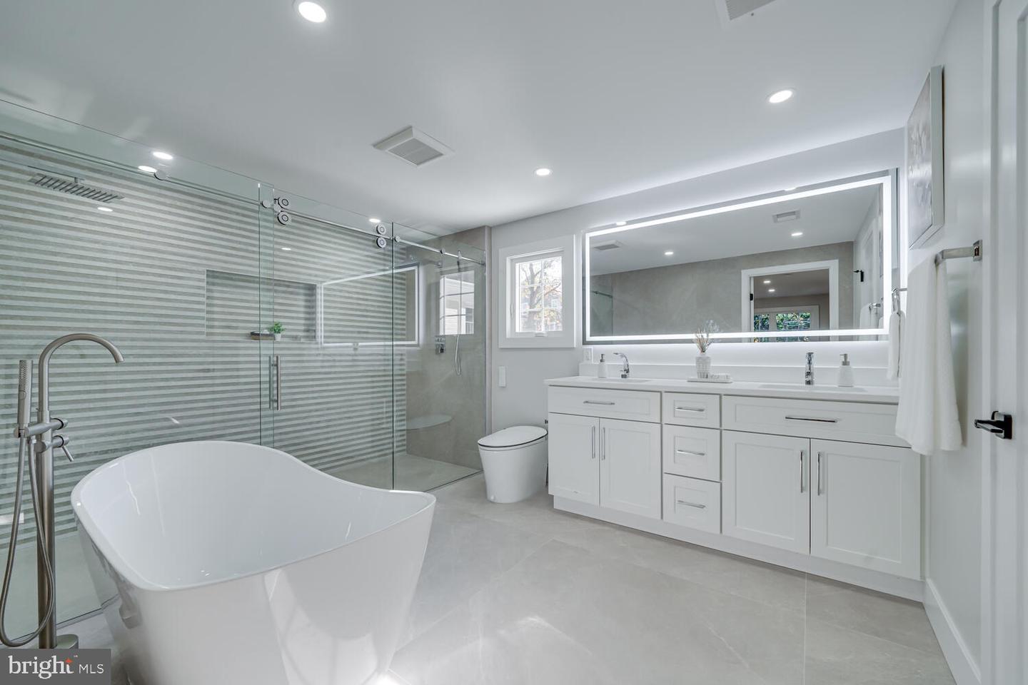 1801 GREAT FALLS ST, MCLEAN, Virginia 22101, 5 Bedrooms Bedrooms, ,4 BathroomsBathrooms,Residential,For sale,1801 GREAT FALLS ST,VAFX2276008 MLS # VAFX2276008 1801 GREAT FALLS ST, MCLEAN, Virginia 22101, 5 Bedrooms Bedrooms, ,4 BathroomsBathrooms,Residential,For sale,1801 GREAT FALLS ST,VAFX2276008 MLS # VAFX2276008