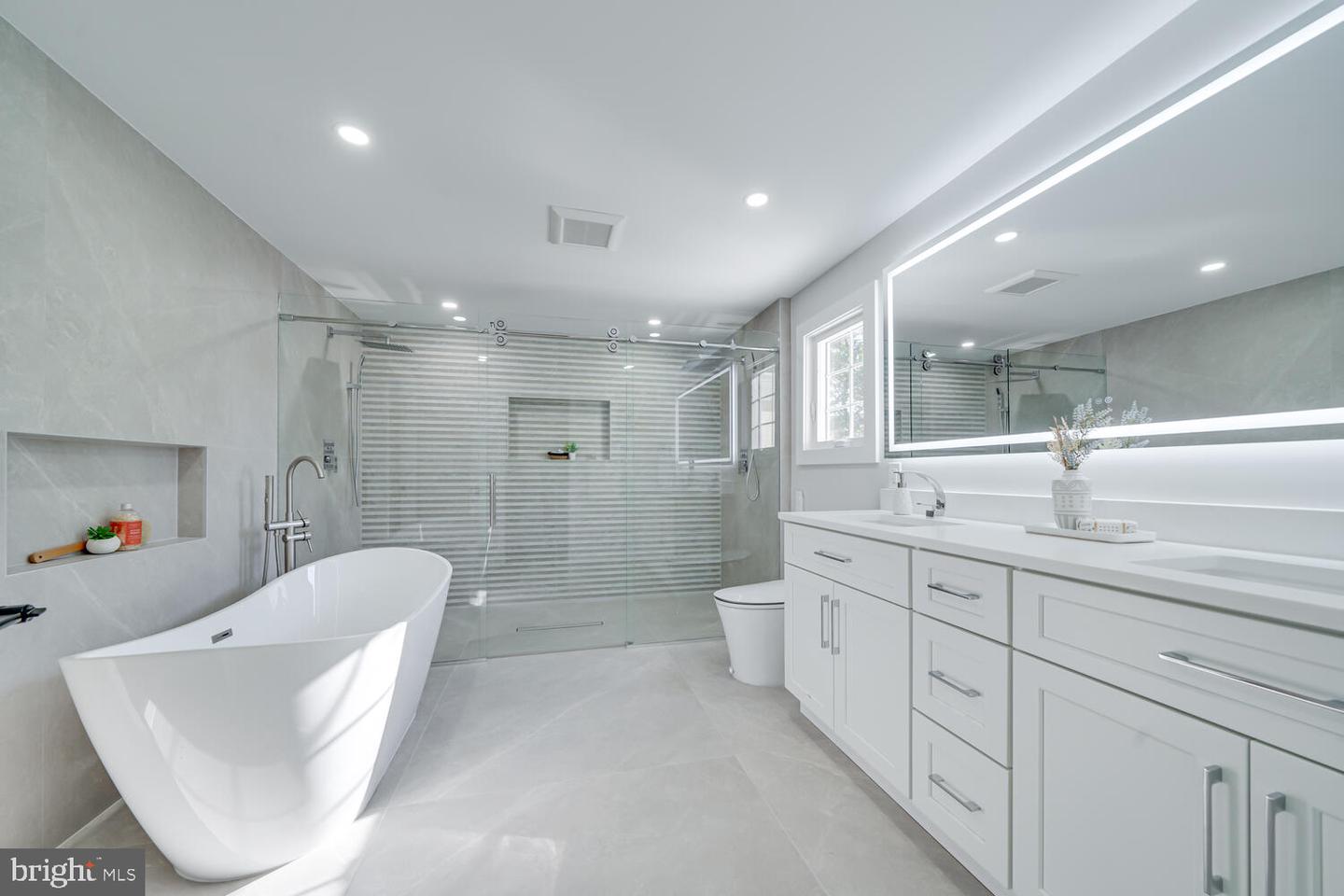 1801 GREAT FALLS ST, MCLEAN, Virginia 22101, 5 Bedrooms Bedrooms, ,4 BathroomsBathrooms,Residential,For sale,1801 GREAT FALLS ST,VAFX2276008 MLS # VAFX2276008 1801 GREAT FALLS ST, MCLEAN, Virginia 22101, 5 Bedrooms Bedrooms, ,4 BathroomsBathrooms,Residential,For sale,1801 GREAT FALLS ST,VAFX2276008 MLS # VAFX2276008