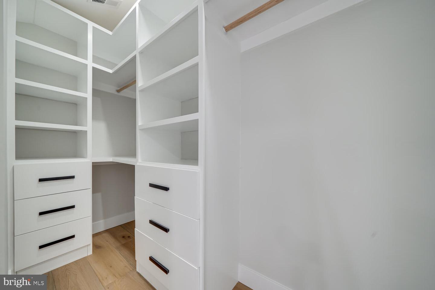 1801 GREAT FALLS ST, MCLEAN, Virginia 22101, 5 Bedrooms Bedrooms, ,4 BathroomsBathrooms,Residential,For sale,1801 GREAT FALLS ST,VAFX2276008 MLS # VAFX2276008 1801 GREAT FALLS ST, MCLEAN, Virginia 22101, 5 Bedrooms Bedrooms, ,4 BathroomsBathrooms,Residential,For sale,1801 GREAT FALLS ST,VAFX2276008 MLS # VAFX2276008