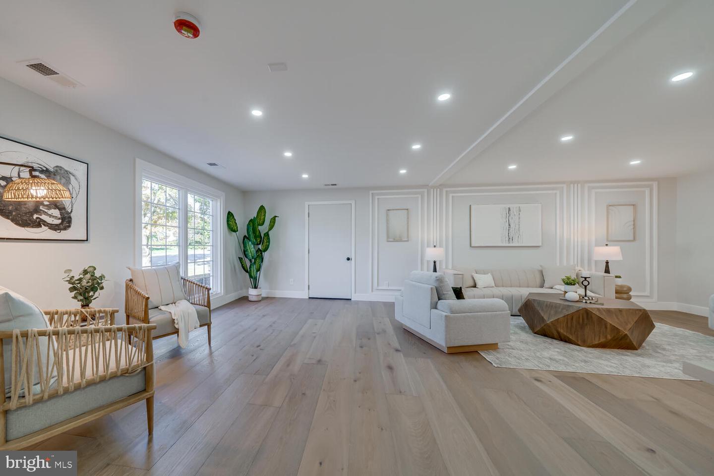 1801 GREAT FALLS ST, MCLEAN, Virginia 22101, 5 Bedrooms Bedrooms, ,4 BathroomsBathrooms,Residential,For sale,1801 GREAT FALLS ST,VAFX2276008 MLS # VAFX2276008 1801 GREAT FALLS ST, MCLEAN, Virginia 22101, 5 Bedrooms Bedrooms, ,4 BathroomsBathrooms,Residential,For sale,1801 GREAT FALLS ST,VAFX2276008 MLS # VAFX2276008