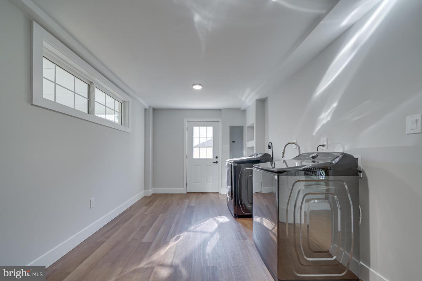 1801 GREAT FALLS ST, MCLEAN, Virginia 22101, 5 Bedrooms Bedrooms, ,4 BathroomsBathrooms,Residential,For sale,1801 GREAT FALLS ST,VAFX2276008 MLS # VAFX2276008 1801 GREAT FALLS ST, MCLEAN, Virginia 22101, 5 Bedrooms Bedrooms, ,4 BathroomsBathrooms,Residential,For sale,1801 GREAT FALLS ST,VAFX2276008 MLS # VAFX2276008