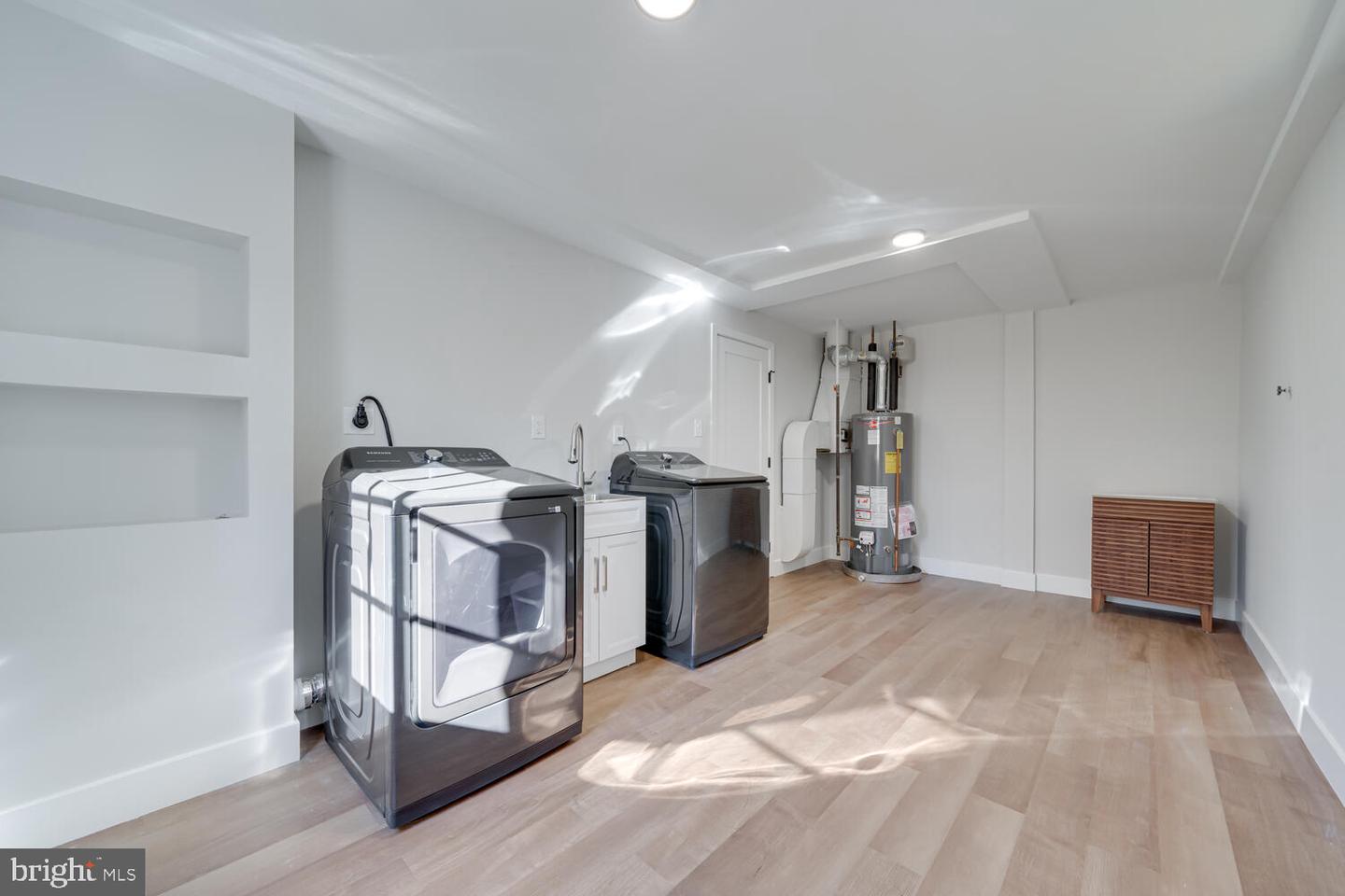 1801 GREAT FALLS ST, MCLEAN, Virginia 22101, 5 Bedrooms Bedrooms, ,4 BathroomsBathrooms,Residential,For sale,1801 GREAT FALLS ST,VAFX2276008 MLS # VAFX2276008 1801 GREAT FALLS ST, MCLEAN, Virginia 22101, 5 Bedrooms Bedrooms, ,4 BathroomsBathrooms,Residential,For sale,1801 GREAT FALLS ST,VAFX2276008 MLS # VAFX2276008