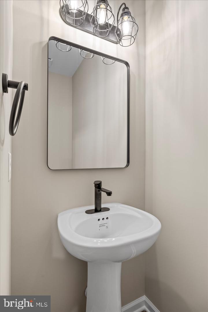 10904 THIEL CT, SPOTSYLVANIA, Virginia 22551, 4 Bedrooms Bedrooms, ,2 BathroomsBathrooms,Residential,For sale,10904 THIEL CT,VASP2037208 MLS # VASP2037208