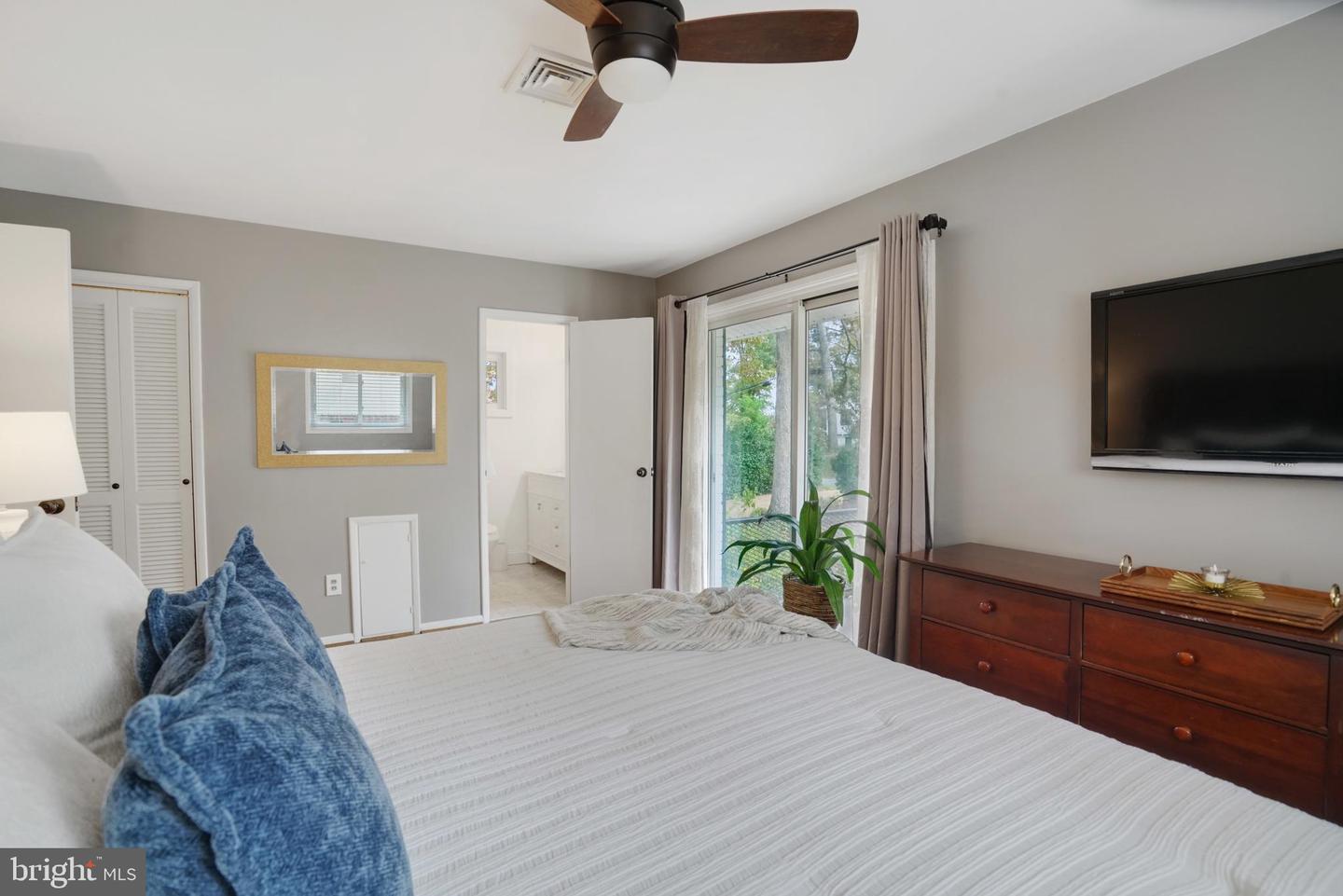 3422 BARGER DR, FALLS CHURCH, Virginia 22044, 4 Bedrooms Bedrooms, ,3 BathroomsBathrooms,Residential,For sale,3422 BARGER DR,VAFX2276312 MLS # VAFX2276312