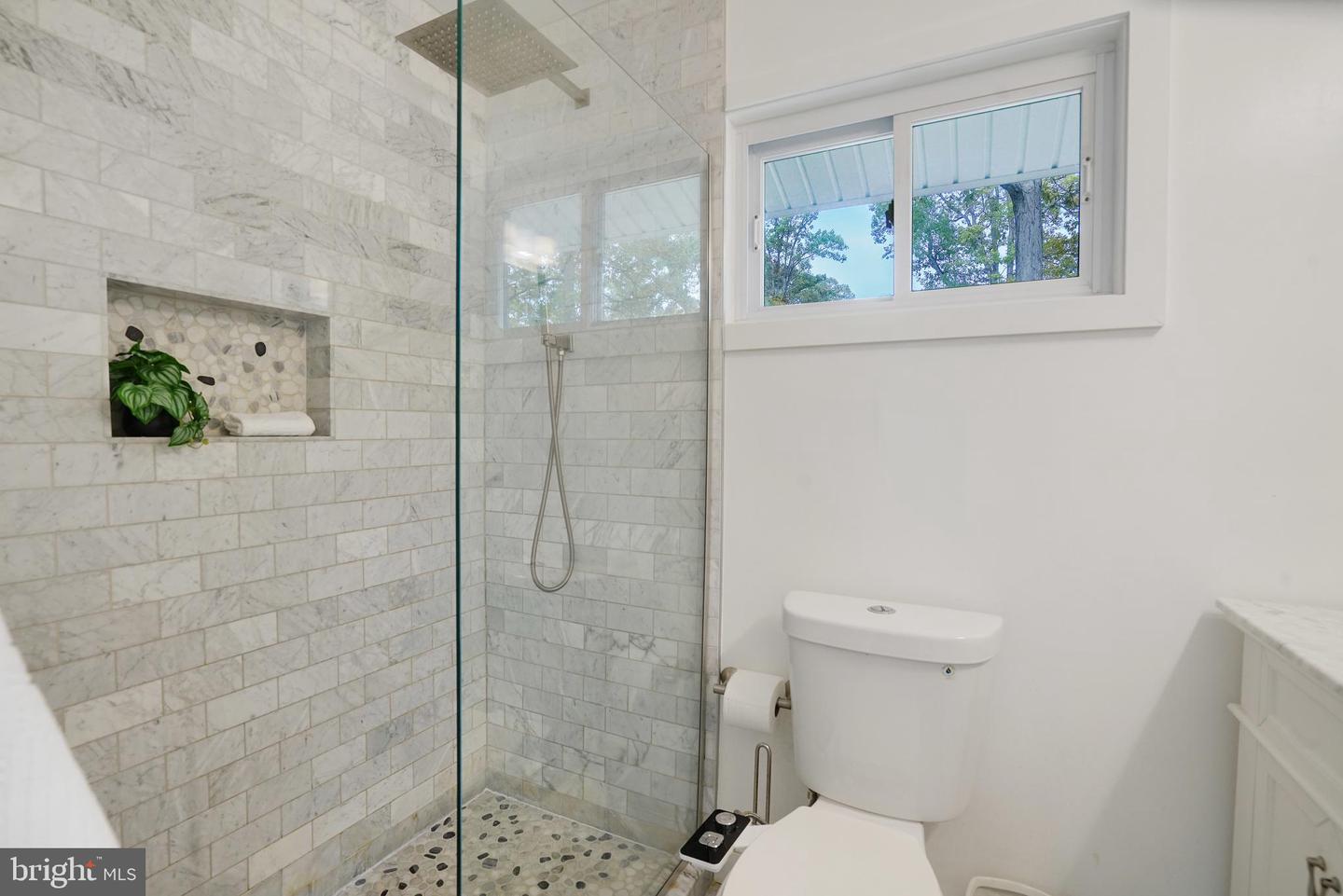 3422 BARGER DR, FALLS CHURCH, Virginia 22044, 4 Bedrooms Bedrooms, ,3 BathroomsBathrooms,Residential,For sale,3422 BARGER DR,VAFX2276312 MLS # VAFX2276312