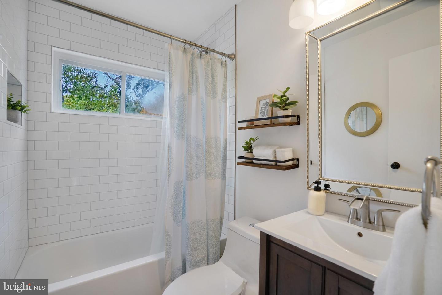 3422 BARGER DR, FALLS CHURCH, Virginia 22044, 4 Bedrooms Bedrooms, ,3 BathroomsBathrooms,Residential,For sale,3422 BARGER DR,VAFX2276312 MLS # VAFX2276312