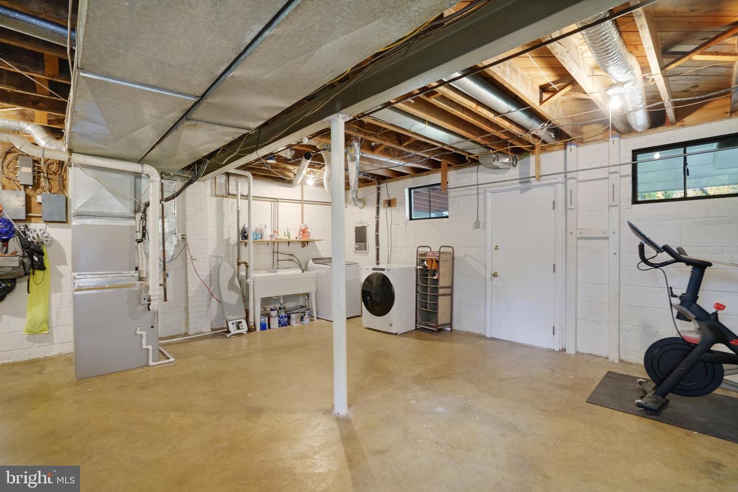 3422 BARGER DR, FALLS CHURCH, Virginia 22044, 4 Bedrooms Bedrooms, ,3 BathroomsBathrooms,Residential,For sale,3422 BARGER DR,VAFX2276312 MLS # VAFX2276312