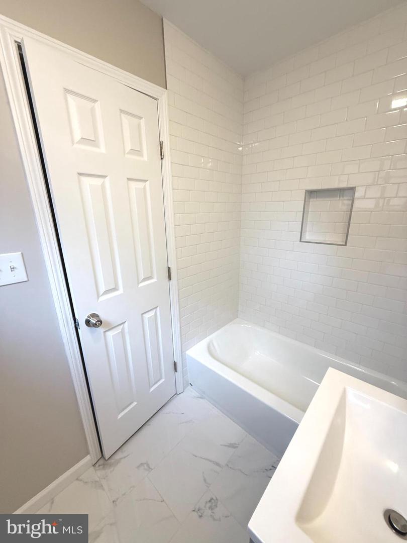 3492 MARTHA CUSTIS DR, ALEXANDRIA, Virginia 22302, 3 Bedrooms Bedrooms, ,2 BathroomsBathrooms,Residential,For sale,3492 MARTHA CUSTIS DR,VAAX2051210 MLS # VAAX2051210