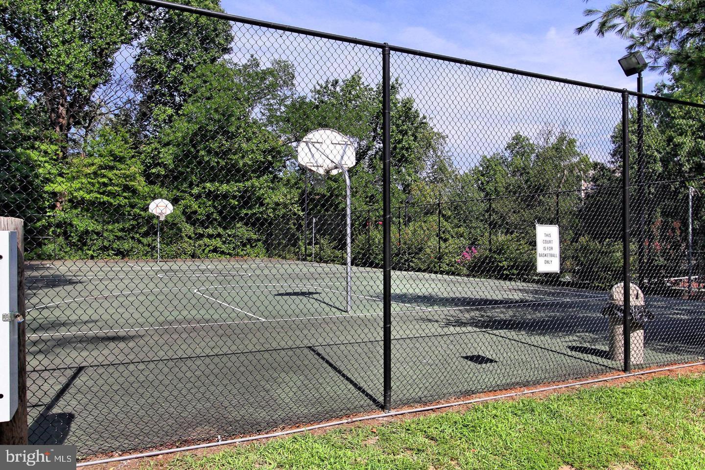 3492 MARTHA CUSTIS DR, ALEXANDRIA, Virginia 22302, 3 Bedrooms Bedrooms, ,2 BathroomsBathrooms,Residential,For sale,3492 MARTHA CUSTIS DR,VAAX2051210 MLS # VAAX2051210