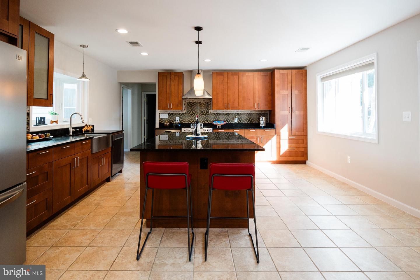 9720 FIVE OAKS RD, FAIRFAX, Virginia 22031, 6 Bedrooms Bedrooms, ,4 BathroomsBathrooms,Residential,For sale,9720 FIVE OAKS RD,VAFX2276348 MLS # VAFX2276348