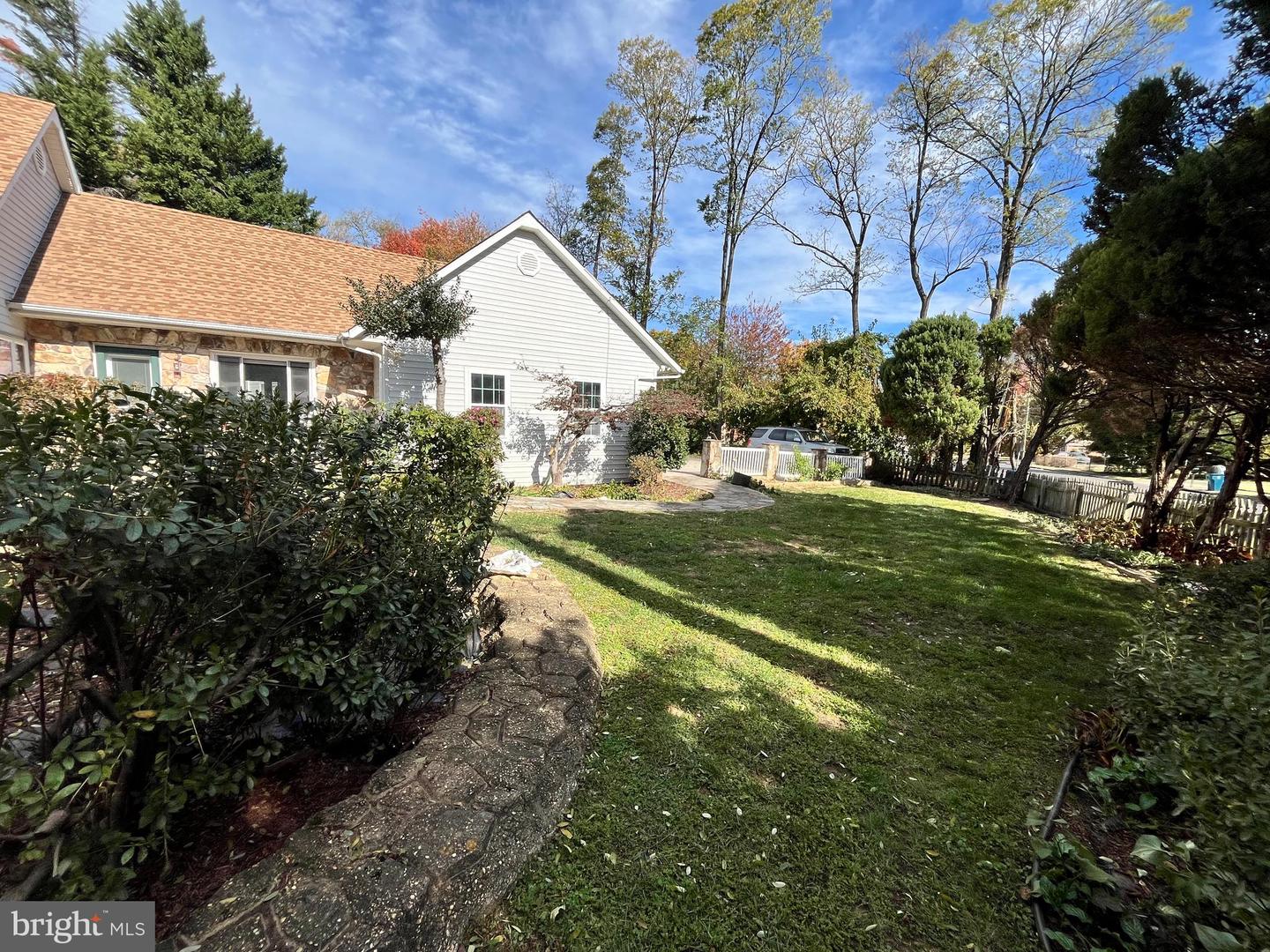 9720 FIVE OAKS RD, FAIRFAX, Virginia 22031, 6 Bedrooms Bedrooms, ,4 BathroomsBathrooms,Residential,For sale,9720 FIVE OAKS RD,VAFX2276348 MLS # VAFX2276348