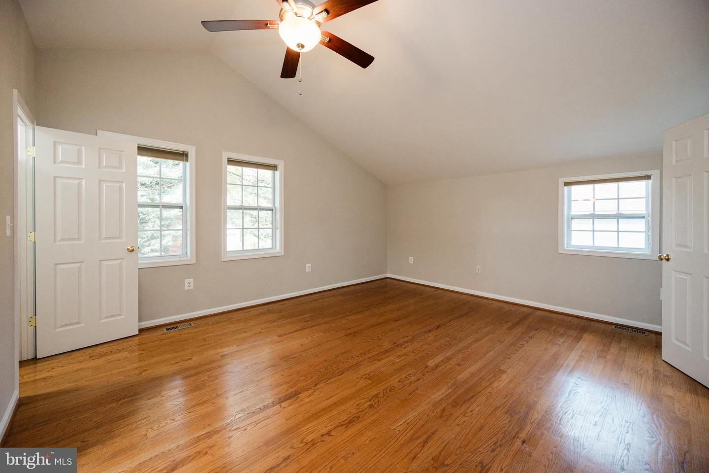 9720 FIVE OAKS RD, FAIRFAX, Virginia 22031, 6 Bedrooms Bedrooms, ,4 BathroomsBathrooms,Residential,For sale,9720 FIVE OAKS RD,VAFX2276348 MLS # VAFX2276348