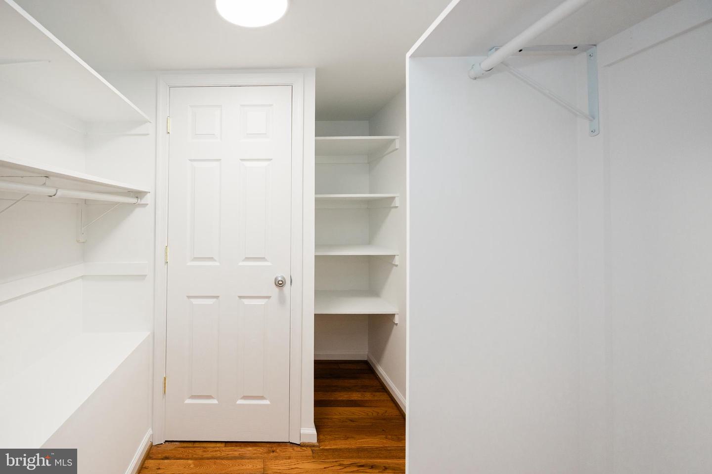 9720 FIVE OAKS RD, FAIRFAX, Virginia 22031, 6 Bedrooms Bedrooms, ,4 BathroomsBathrooms,Residential,For sale,9720 FIVE OAKS RD,VAFX2276348 MLS # VAFX2276348