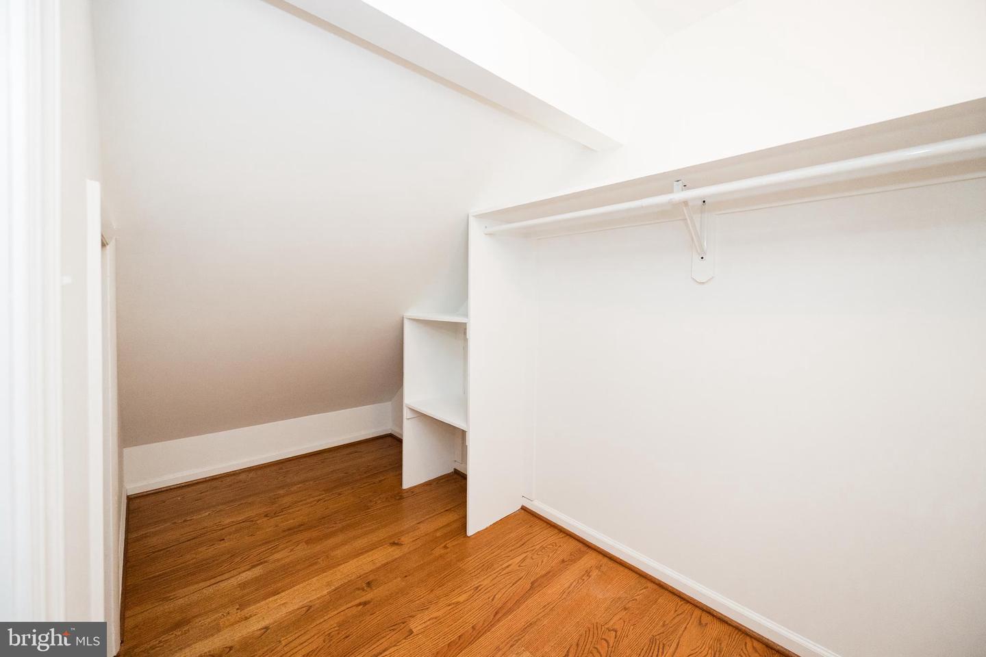 9720 FIVE OAKS RD, FAIRFAX, Virginia 22031, 6 Bedrooms Bedrooms, ,4 BathroomsBathrooms,Residential,For sale,9720 FIVE OAKS RD,VAFX2276348 MLS # VAFX2276348