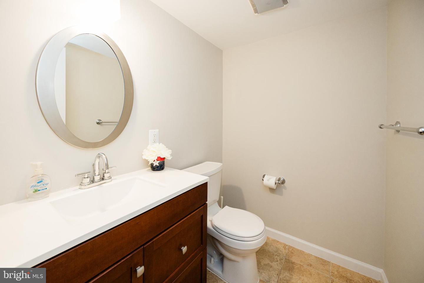 9720 FIVE OAKS RD, FAIRFAX, Virginia 22031, 6 Bedrooms Bedrooms, ,4 BathroomsBathrooms,Residential,For sale,9720 FIVE OAKS RD,VAFX2276348 MLS # VAFX2276348