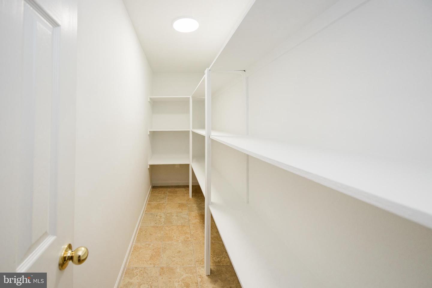 9720 FIVE OAKS RD, FAIRFAX, Virginia 22031, 6 Bedrooms Bedrooms, ,4 BathroomsBathrooms,Residential,For sale,9720 FIVE OAKS RD,VAFX2276348 MLS # VAFX2276348