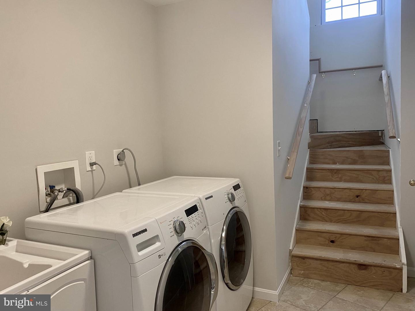 9720 FIVE OAKS RD, FAIRFAX, Virginia 22031, 6 Bedrooms Bedrooms, ,4 BathroomsBathrooms,Residential,For sale,9720 FIVE OAKS RD,VAFX2276348 MLS # VAFX2276348 9720 FIVE OAKS RD, FAIRFAX, Virginia 22031, 6 Bedrooms Bedrooms, ,4 BathroomsBathrooms,Residential,For sale,9720 FIVE OAKS RD,VAFX2276348 MLS # VAFX2276348