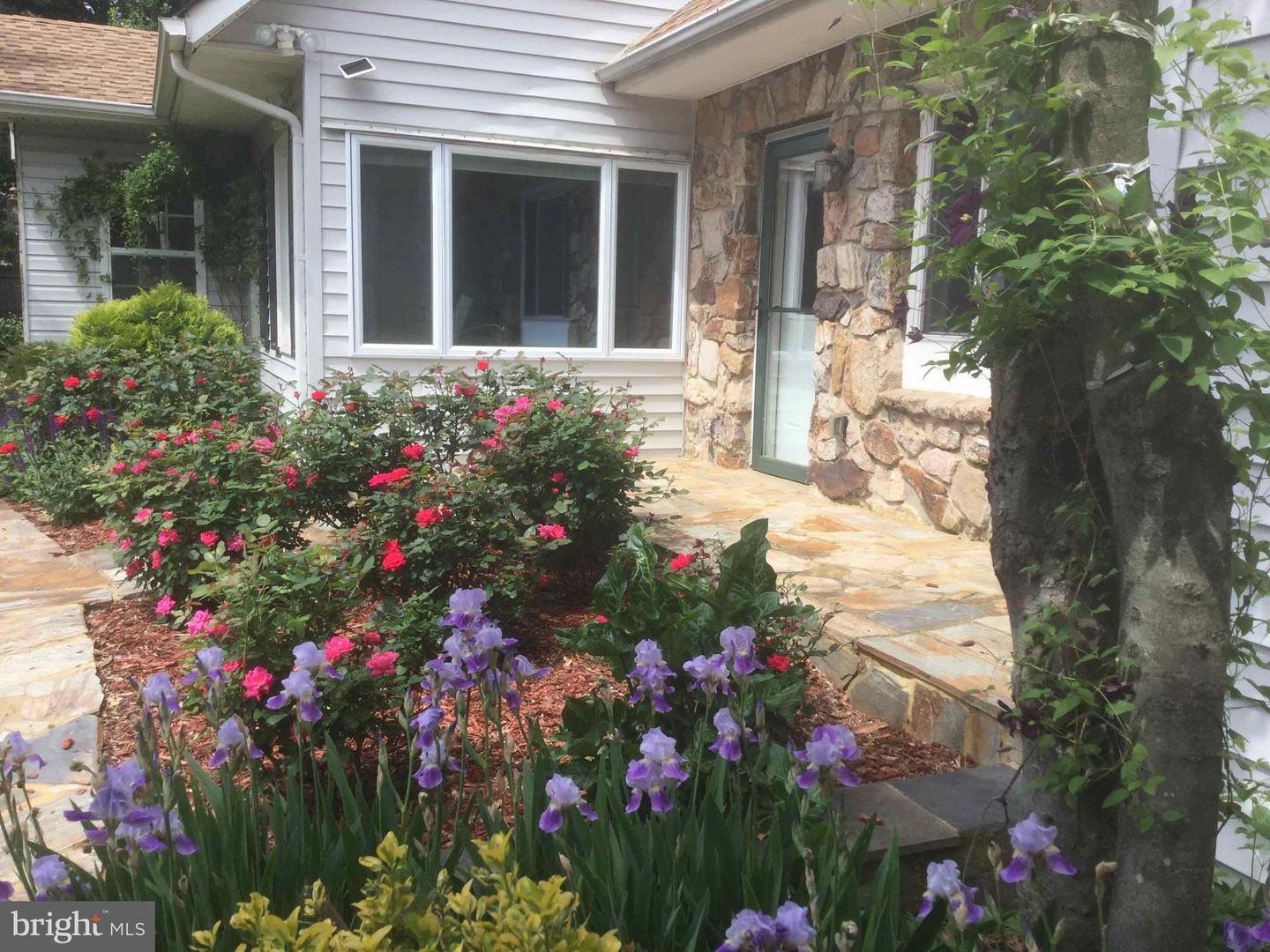 9720 FIVE OAKS RD, FAIRFAX, Virginia 22031, 6 Bedrooms Bedrooms, ,4 BathroomsBathrooms,Residential,For sale,9720 FIVE OAKS RD,VAFX2276348 MLS # VAFX2276348 9720 FIVE OAKS RD, FAIRFAX, Virginia 22031, 6 Bedrooms Bedrooms, ,4 BathroomsBathrooms,Residential,For sale,9720 FIVE OAKS RD,VAFX2276348 MLS # VAFX2276348