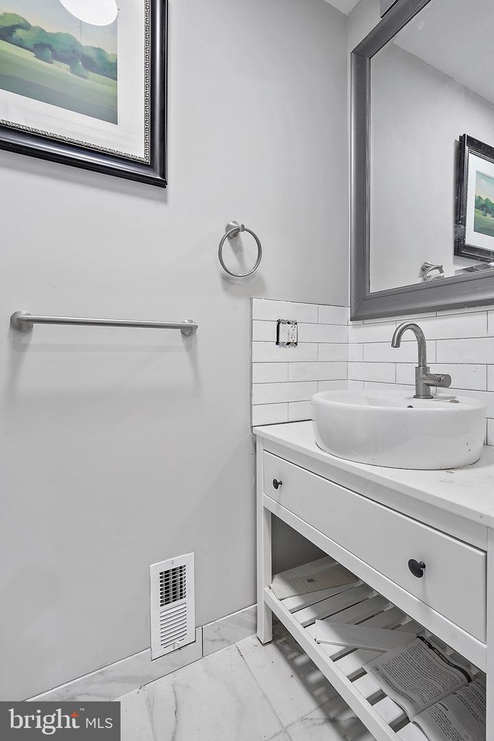 7419 FARNUM ST, SPRINGFIELD, Virginia 22151, 3 Bedrooms Bedrooms, 12 Rooms Rooms,2 BathroomsBathrooms,Residential,For sale,7419 FARNUM ST,VAFX2276442 MLS # VAFX2276442