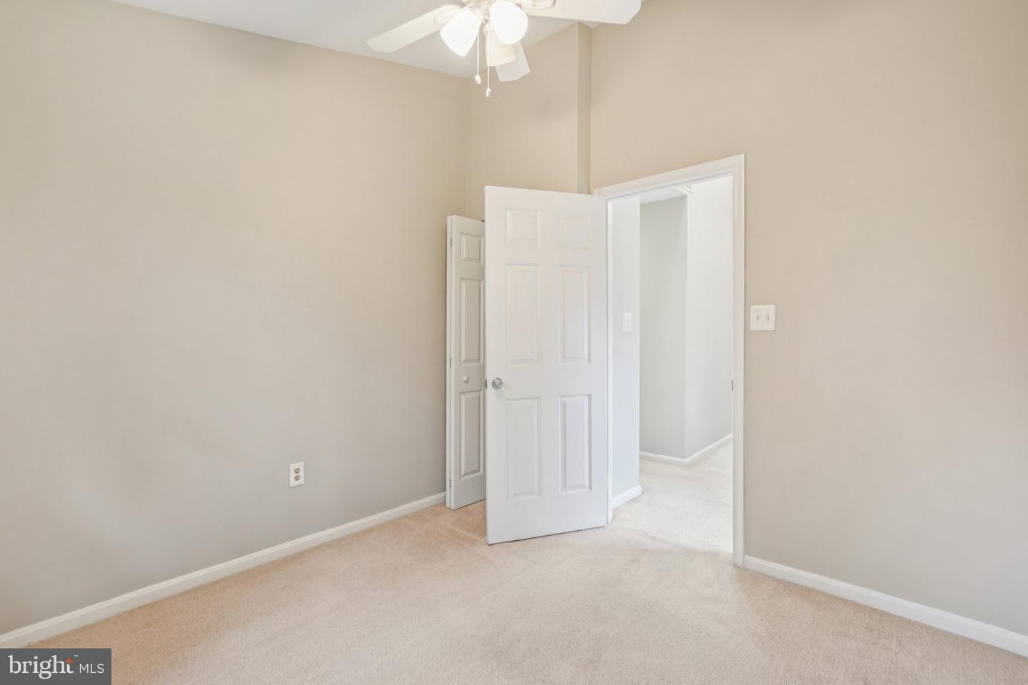 7814 SOLOMON SEAL DR, SPRINGFIELD, Virginia 22152, 3 Bedrooms Bedrooms, ,2 BathroomsBathrooms,Residential,For sale,7814 SOLOMON SEAL DR,VAFX2276526 MLS # VAFX2276526