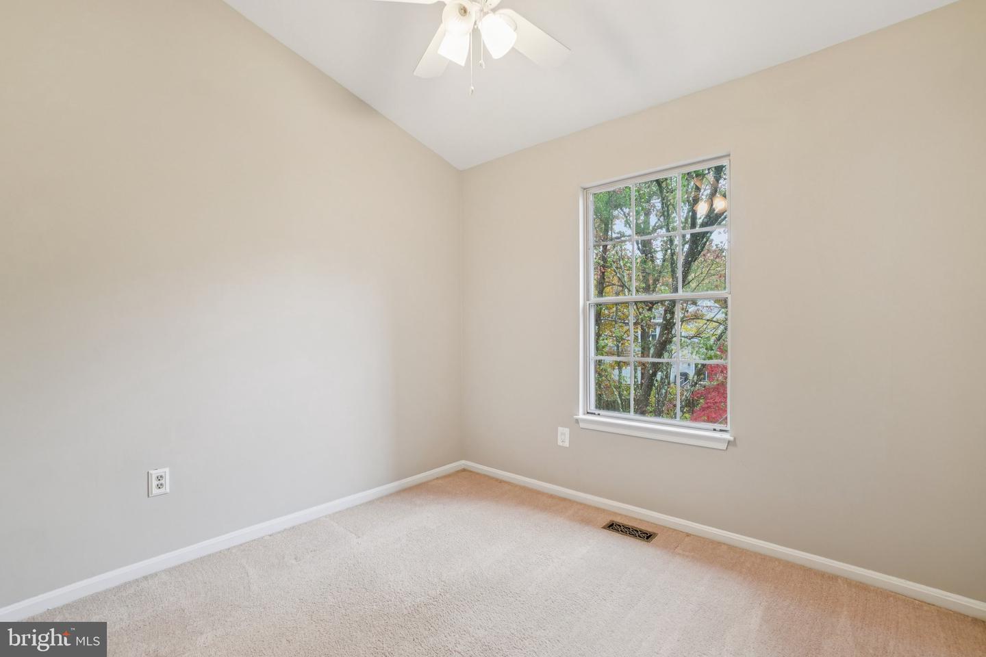 7814 SOLOMON SEAL DR, SPRINGFIELD, Virginia 22152, 3 Bedrooms Bedrooms, ,2 BathroomsBathrooms,Residential,For sale,7814 SOLOMON SEAL DR,VAFX2276526 MLS # VAFX2276526