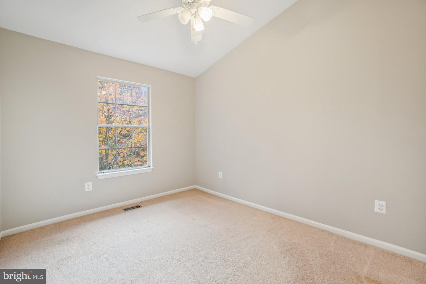 7814 SOLOMON SEAL DR, SPRINGFIELD, Virginia 22152, 3 Bedrooms Bedrooms, ,2 BathroomsBathrooms,Residential,For sale,7814 SOLOMON SEAL DR,VAFX2276526 MLS # VAFX2276526