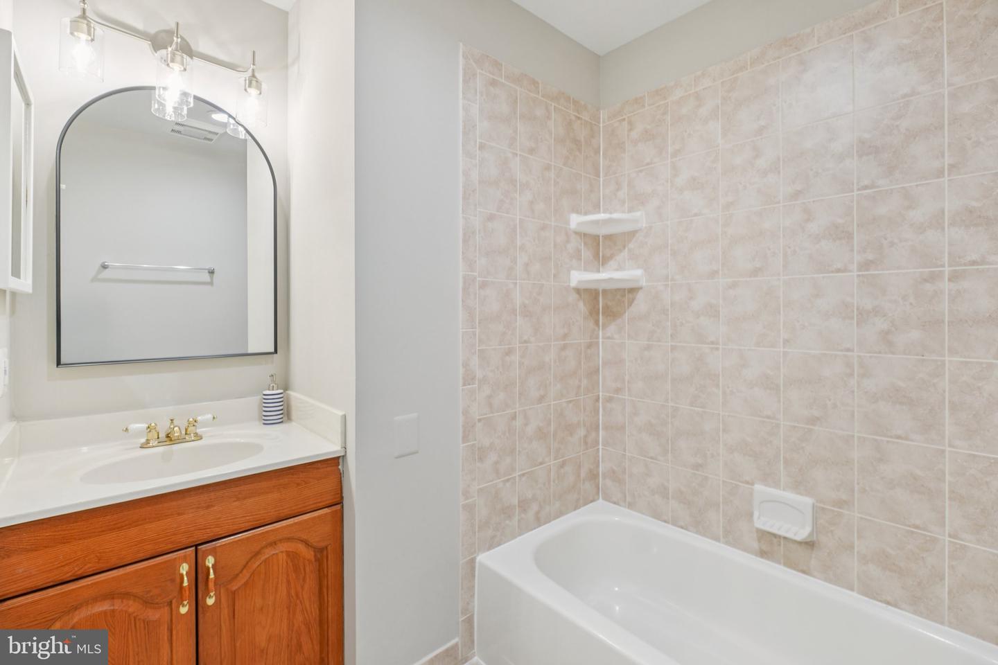 7814 SOLOMON SEAL DR, SPRINGFIELD, Virginia 22152, 3 Bedrooms Bedrooms, ,2 BathroomsBathrooms,Residential,For sale,7814 SOLOMON SEAL DR,VAFX2276526 MLS # VAFX2276526