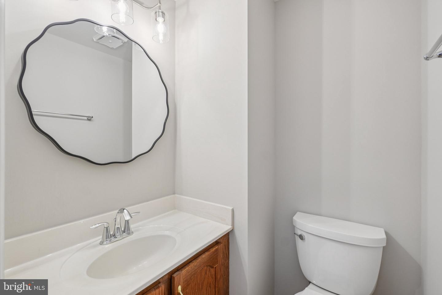 7814 SOLOMON SEAL DR, SPRINGFIELD, Virginia 22152, 3 Bedrooms Bedrooms, ,2 BathroomsBathrooms,Residential,For sale,7814 SOLOMON SEAL DR,VAFX2276526 MLS # VAFX2276526