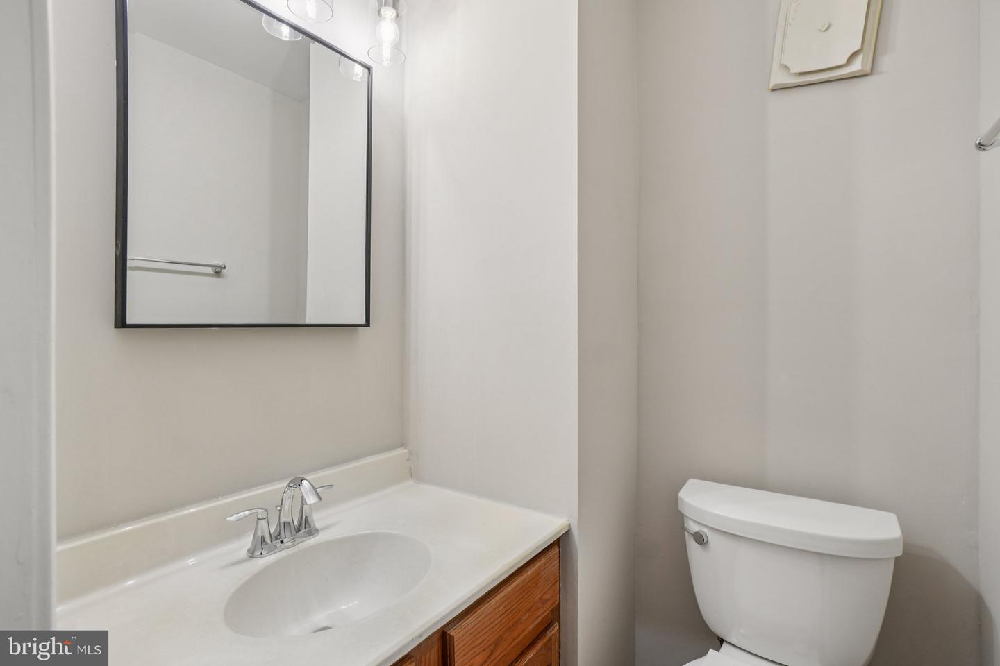 7814 SOLOMON SEAL DR, SPRINGFIELD, Virginia 22152, 3 Bedrooms Bedrooms, ,2 BathroomsBathrooms,Residential,For sale,7814 SOLOMON SEAL DR,VAFX2276526 MLS # VAFX2276526