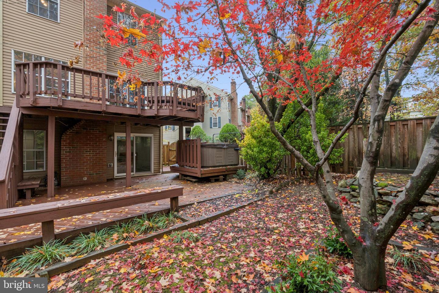 7814 SOLOMON SEAL DR, SPRINGFIELD, Virginia 22152, 3 Bedrooms Bedrooms, ,2 BathroomsBathrooms,Residential,For sale,7814 SOLOMON SEAL DR,VAFX2276526 MLS # VAFX2276526