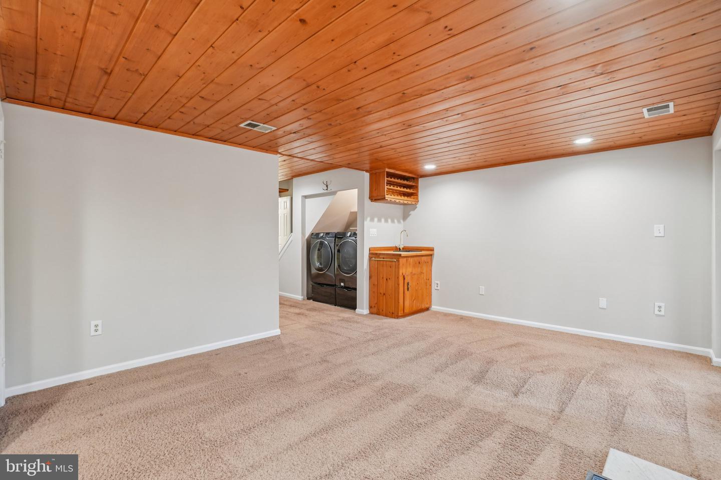 7814 SOLOMON SEAL DR, SPRINGFIELD, Virginia 22152, 3 Bedrooms Bedrooms, ,2 BathroomsBathrooms,Residential,For sale,7814 SOLOMON SEAL DR,VAFX2276526 MLS # VAFX2276526