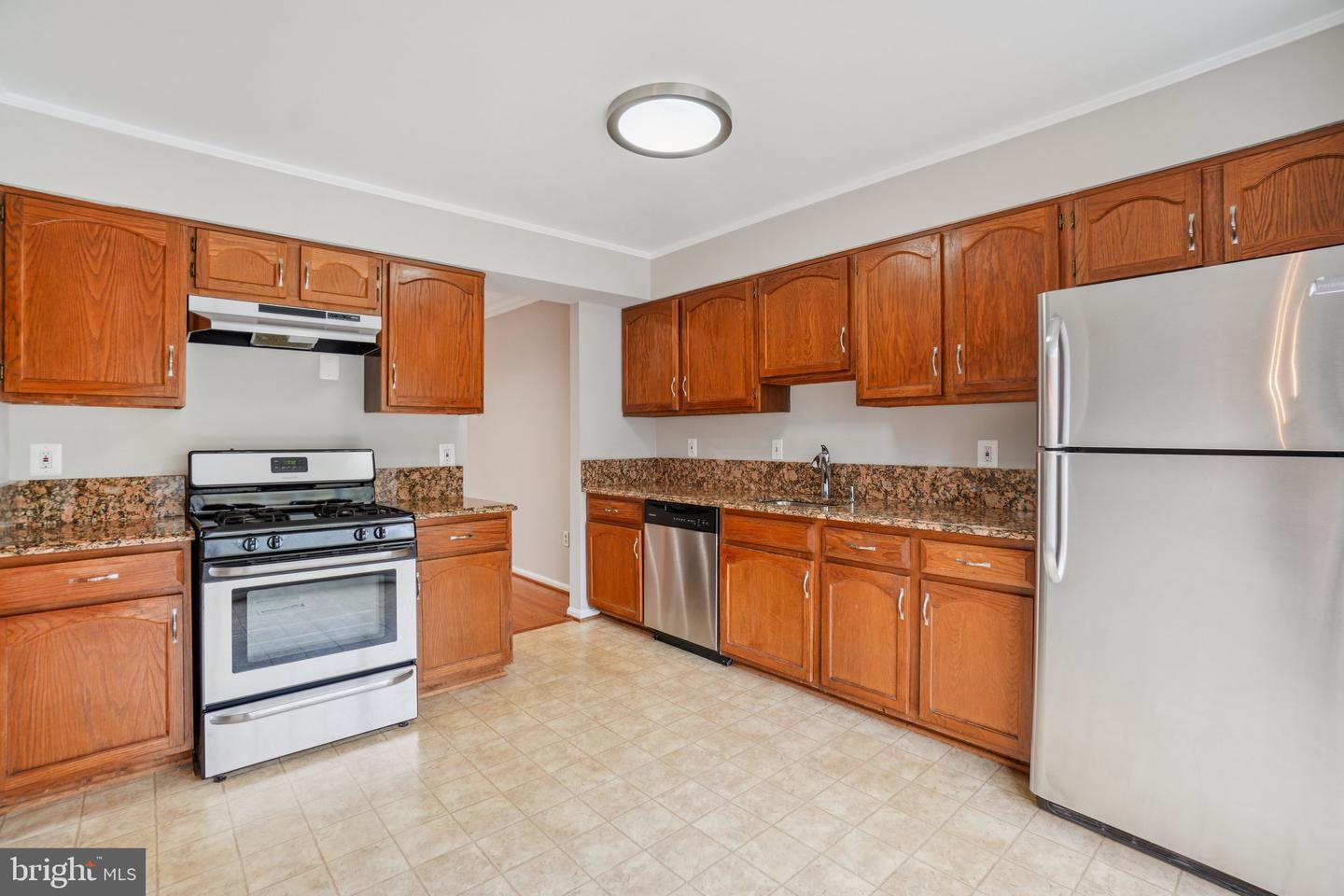 7814 SOLOMON SEAL DR, SPRINGFIELD, Virginia 22152, 3 Bedrooms Bedrooms, ,2 BathroomsBathrooms,Residential,For sale,7814 SOLOMON SEAL DR,VAFX2276526 MLS # VAFX2276526