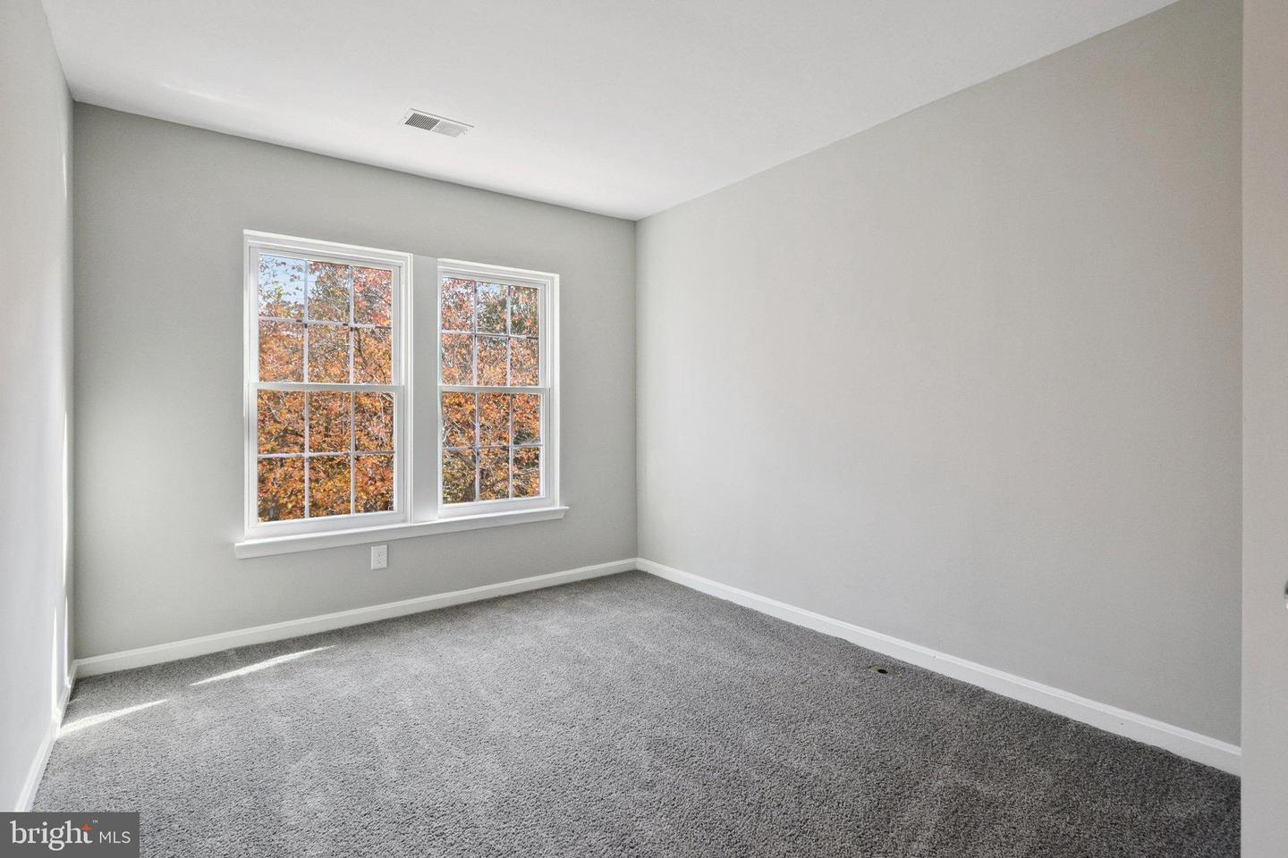 4851 EBB TIDE CT, DUMFRIES, Virginia 22025, 4 Bedrooms Bedrooms, 8 Rooms Rooms,3 BathroomsBathrooms,Residential,For sale,4851 EBB TIDE CT,VAPW2106828 MLS # VAPW2106828