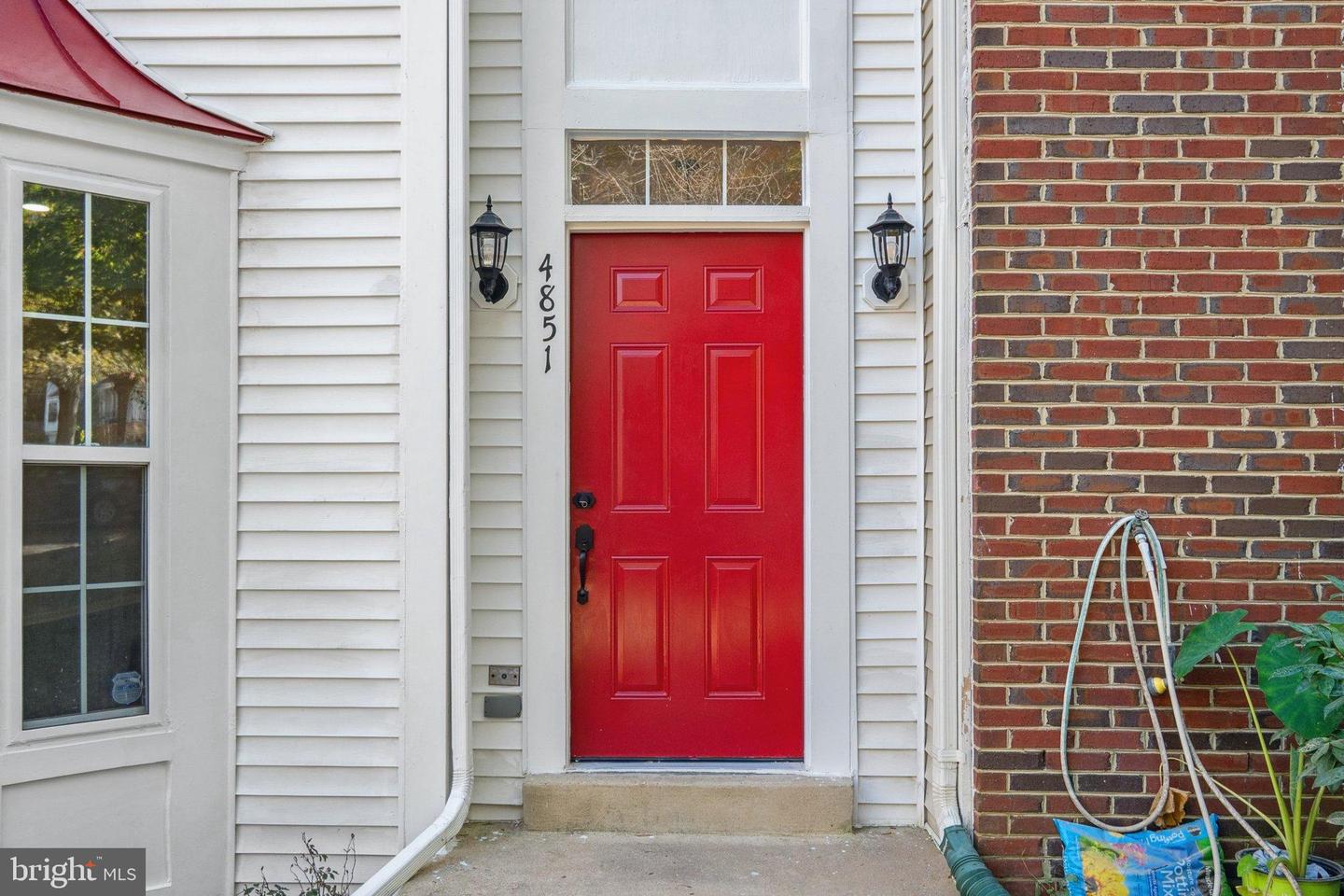 4851 EBB TIDE CT, DUMFRIES, Virginia 22025, 4 Bedrooms Bedrooms, 8 Rooms Rooms,3 BathroomsBathrooms,Residential,For sale,4851 EBB TIDE CT,VAPW2106828 MLS # VAPW2106828