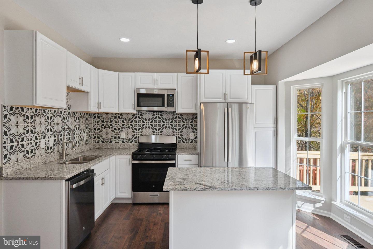 4851 EBB TIDE CT, DUMFRIES, Virginia 22025, 4 Bedrooms Bedrooms, 8 Rooms Rooms,3 BathroomsBathrooms,Residential,For sale,4851 EBB TIDE CT,VAPW2106828 MLS # VAPW2106828