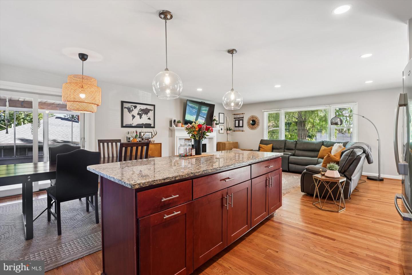 6418 PRINCETON DR, ALEXANDRIA, Virginia 22307, 4 Bedrooms Bedrooms, ,2 BathroomsBathrooms,Residential,For sale,6418 PRINCETON DR,VAFX2276534 MLS # VAFX2276534