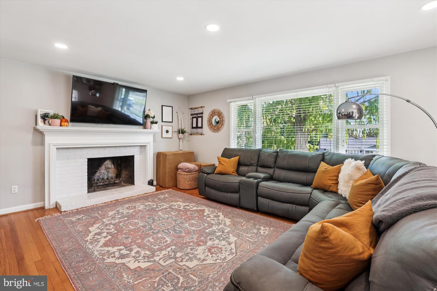 6418 PRINCETON DR, ALEXANDRIA, Virginia 22307, 4 Bedrooms Bedrooms, ,2 BathroomsBathrooms,Residential,For sale,6418 PRINCETON DR,VAFX2276534 MLS # VAFX2276534