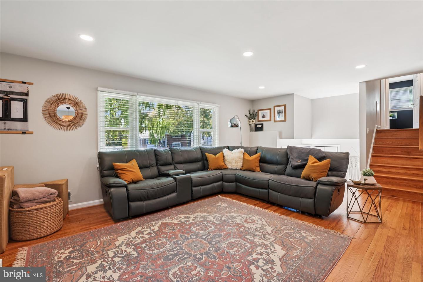 6418 PRINCETON DR, ALEXANDRIA, Virginia 22307, 4 Bedrooms Bedrooms, ,2 BathroomsBathrooms,Residential,For sale,6418 PRINCETON DR,VAFX2276534 MLS # VAFX2276534