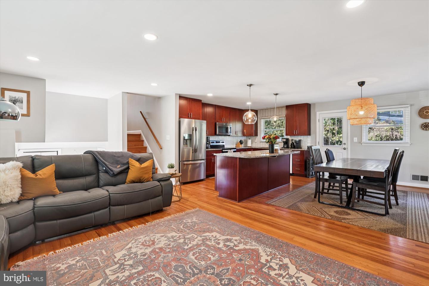 6418 PRINCETON DR, ALEXANDRIA, Virginia 22307, 4 Bedrooms Bedrooms, ,2 BathroomsBathrooms,Residential,For sale,6418 PRINCETON DR,VAFX2276534 MLS # VAFX2276534