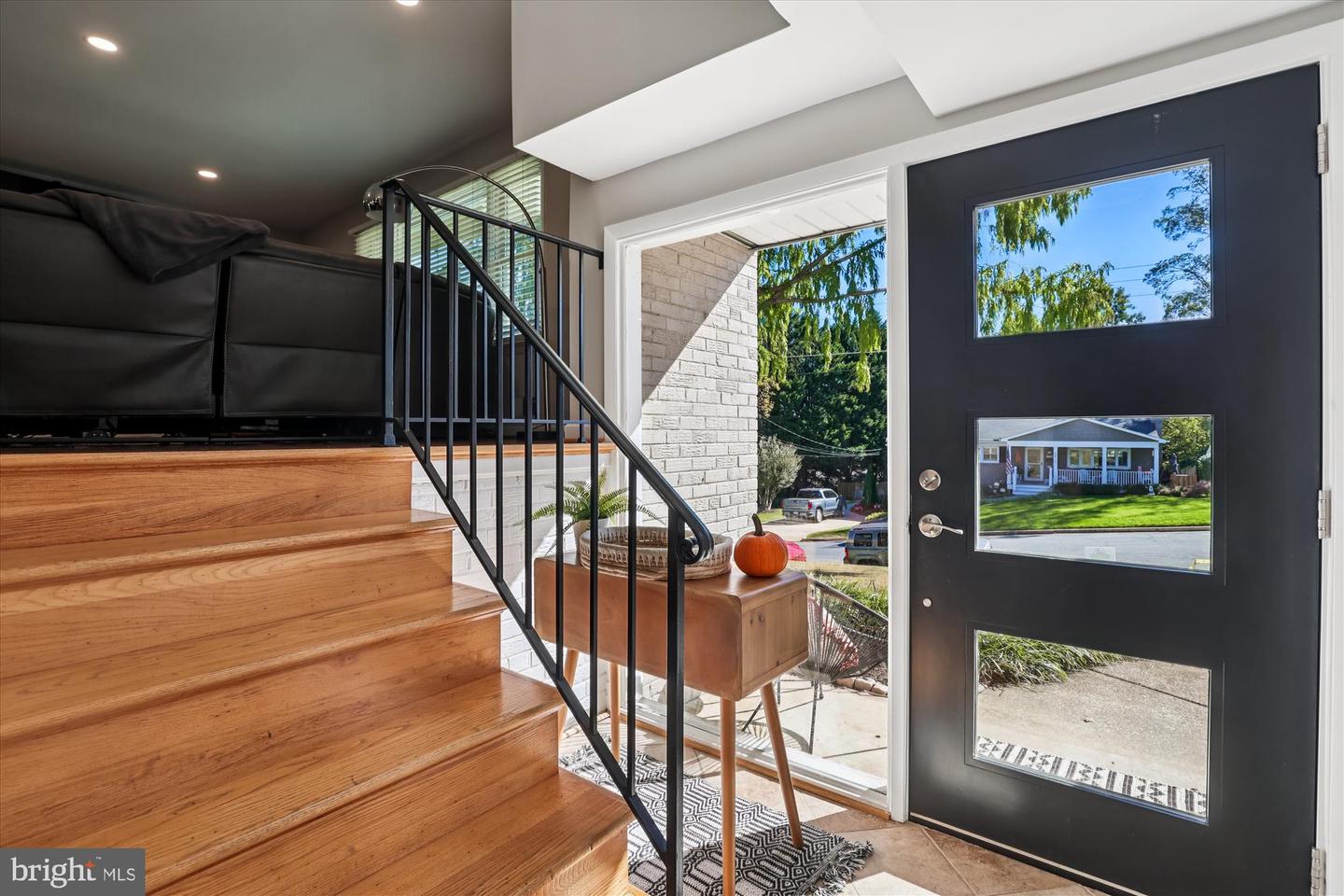 6418 PRINCETON DR, ALEXANDRIA, Virginia 22307, 4 Bedrooms Bedrooms, ,2 BathroomsBathrooms,Residential,For sale,6418 PRINCETON DR,VAFX2276534 MLS # VAFX2276534