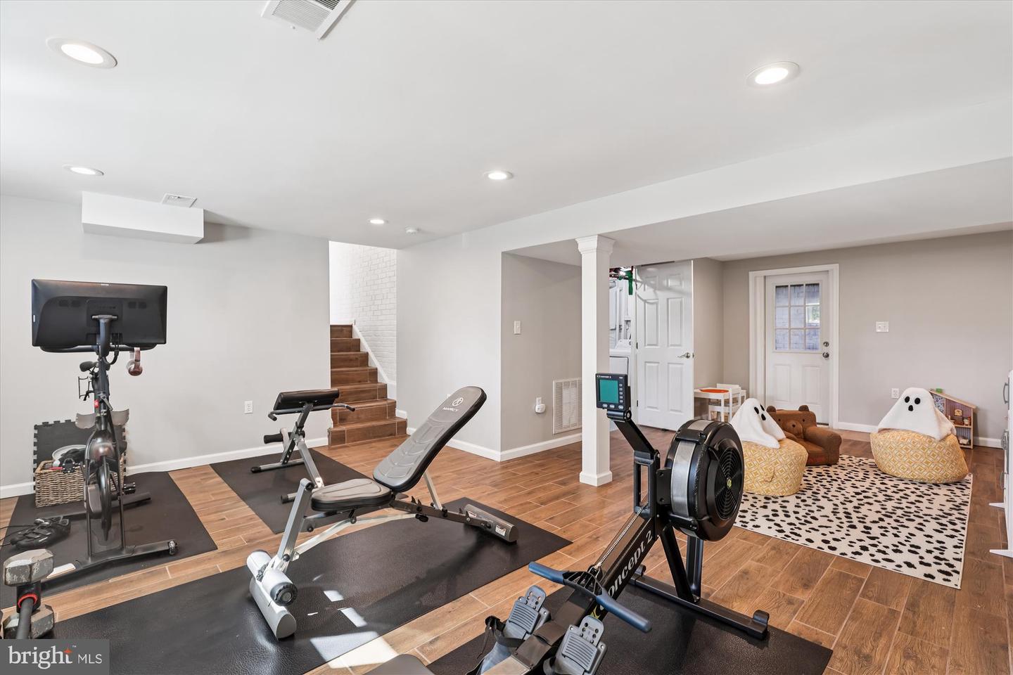 6418 PRINCETON DR, ALEXANDRIA, Virginia 22307, 4 Bedrooms Bedrooms, ,2 BathroomsBathrooms,Residential,For sale,6418 PRINCETON DR,VAFX2276534 MLS # VAFX2276534