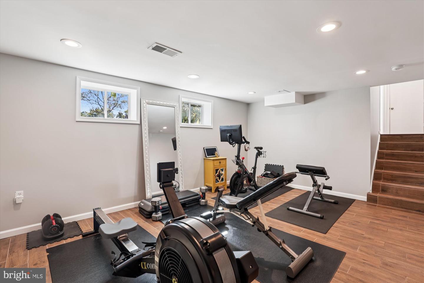 6418 PRINCETON DR, ALEXANDRIA, Virginia 22307, 4 Bedrooms Bedrooms, ,2 BathroomsBathrooms,Residential,For sale,6418 PRINCETON DR,VAFX2276534 MLS # VAFX2276534