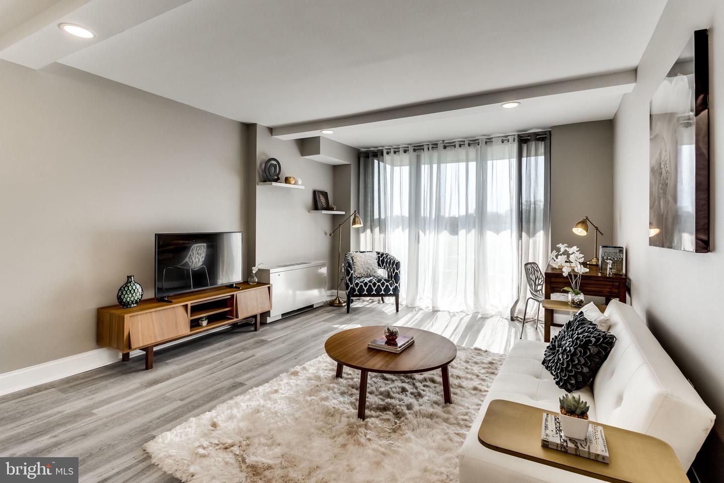 2500 N VAN DORN ST #910, ALEXANDRIA, Virginia 22302, 1 Bedroom Bedrooms, ,1 BathroomBathrooms,Residential,For sale,2500 N VAN DORN ST #910,VAAX2051260 MLS # VAAX2051260