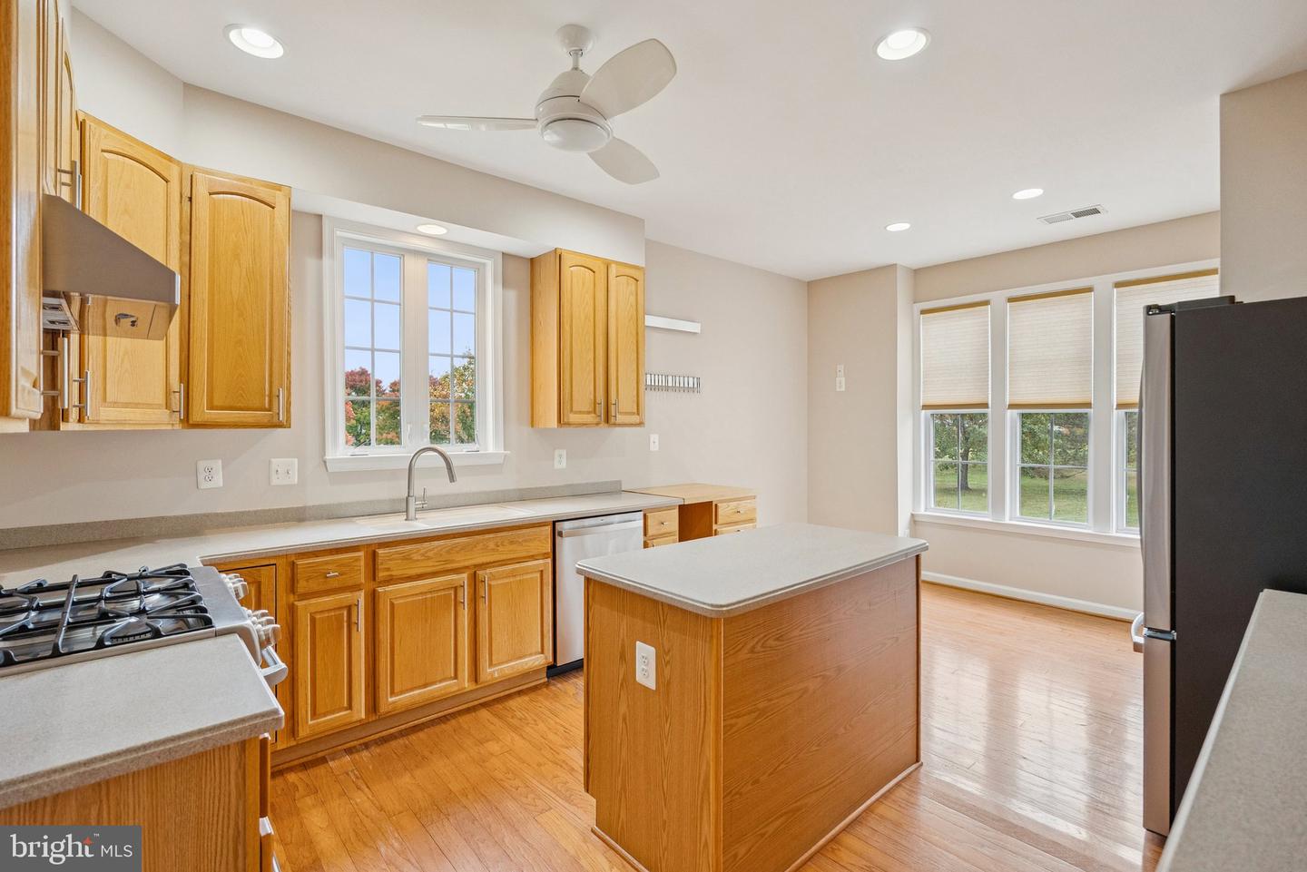 13746 HERITAGE VALLEY WAY, GAINESVILLE, Virginia 20155, 3 Bedrooms Bedrooms, ,3 BathroomsBathrooms,Residential,For sale,13746 HERITAGE VALLEY WAY,VAPW2106872 MLS # VAPW2106872