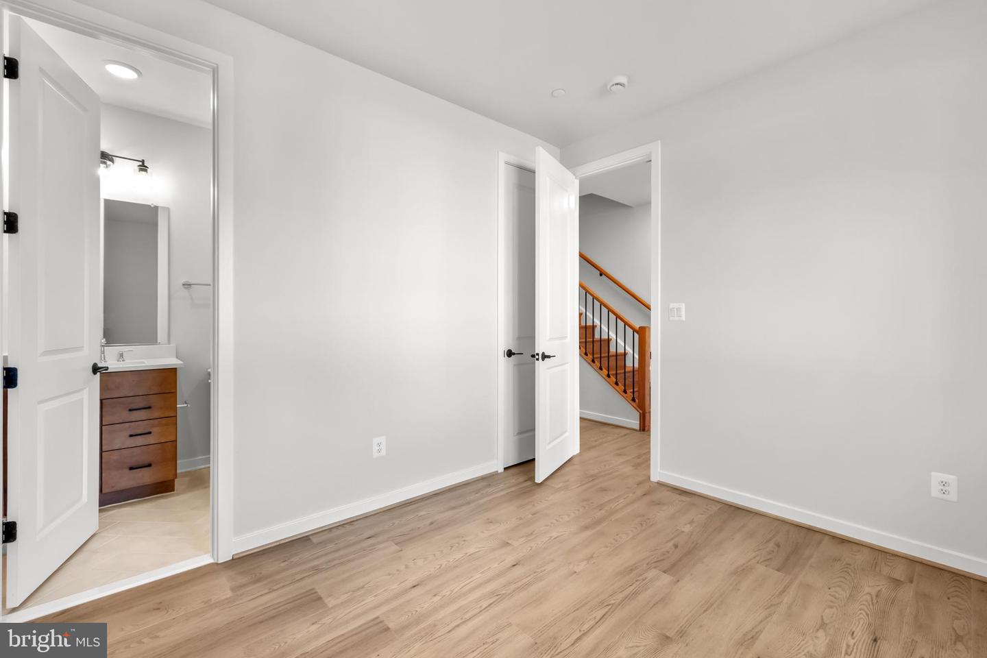 2605 FALL LINE ST, ALEXANDRIA, Virginia 22301, 4 Bedrooms Bedrooms, ,4 BathroomsBathrooms,Residential,For sale,2605 FALL LINE ST,VAAX2051282 MLS # VAAX2051282